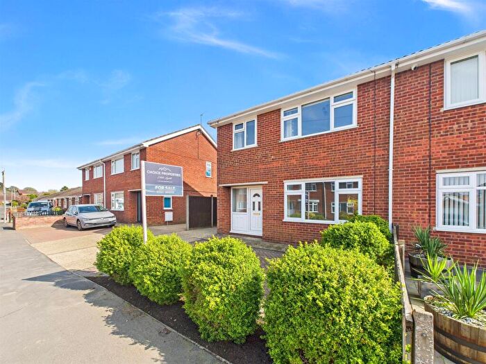 3 Bedroom Semi-Detached House For Sale In Priory Close, Louth, LN11