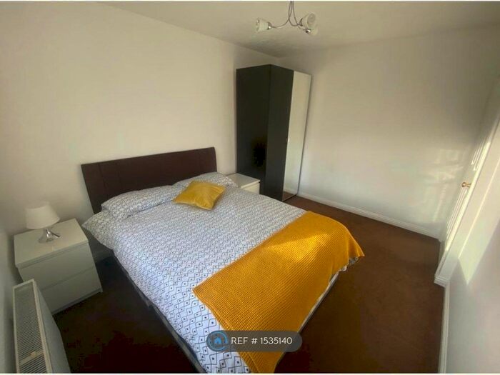 2 Bedroom Flat To Rent In Syon Park Close, West Bridgford, Nottingham, NG2