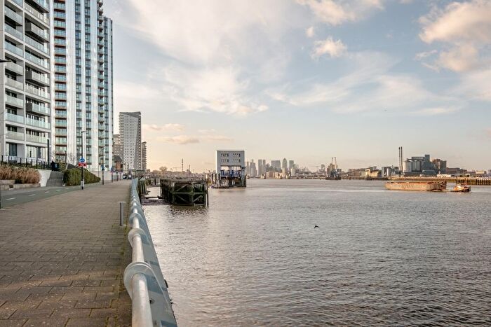 2 Bedroom Flat To Rent In Duke Of Wellington Avenue, London, SE18