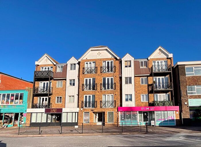 2 Bedroom Flat To Rent In Socata House, London Road, Westcliff-on-Sea, SS0