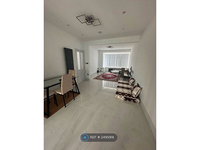 4 Bedroom Semi-Detached House To Rent In Sunnymead Road, London, NW9