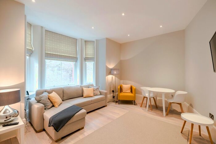 1 Bedroom Flat To Rent In Spanish Place, London, W1U