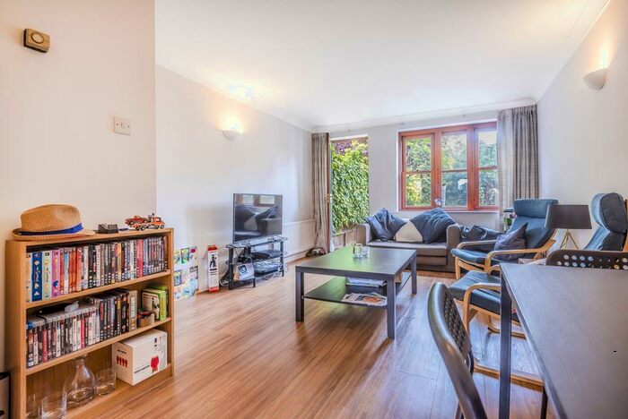 2 Bedroom Terraced House To Rent In Abingdon, Town Centre, OX14