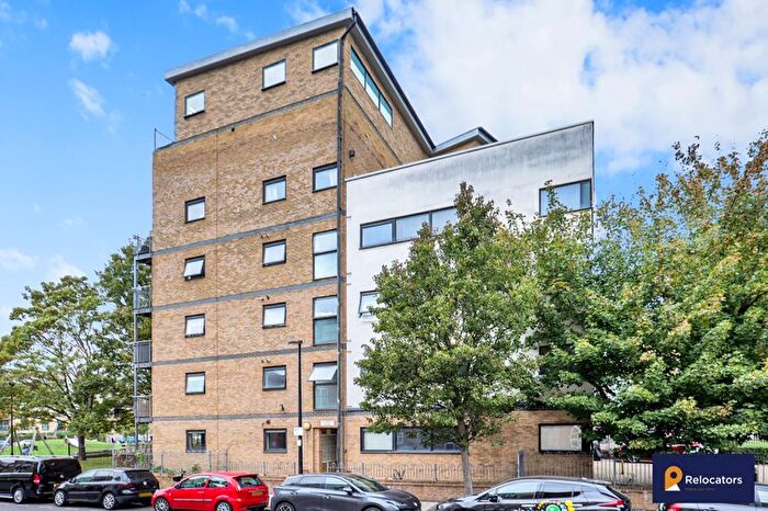 2 Bedroom Flat For Sale In Rosebay House, Hawgood Street, Bow, E3