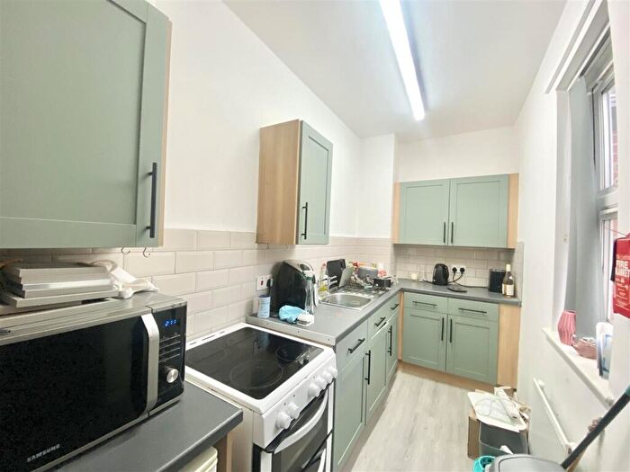 1 Bedroom Flat To Rent In Sherwin Road, Nottingham, NG7