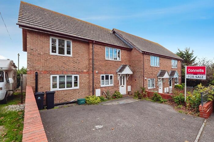 4 Bedroom End Of Terrace House For Sale In Hillcrest Road, Weymouth, DT4