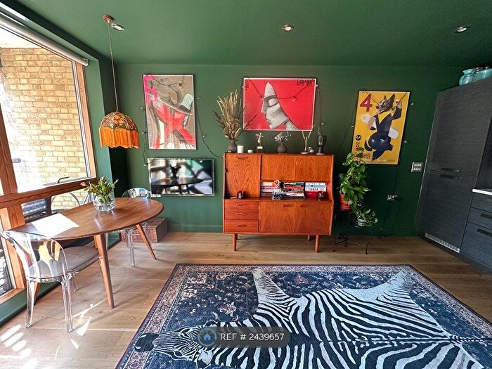 1 Bedroom Flat To Rent In Herford Road, London, N1