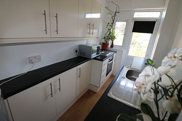 1 Bedroom Studio To Rent In Philip Avenue, Romford, Essex, RM7