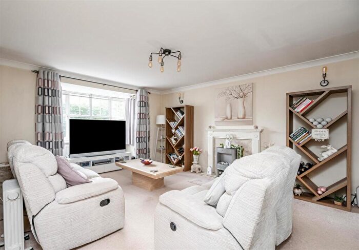 5 Bedroom Detached House For Sale In Dunham Croft, Dorridge, Solihull, B93