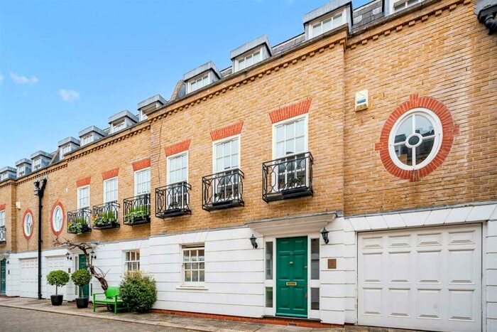 4 Bedroom House To Rent In Farrier Walk London, SW10