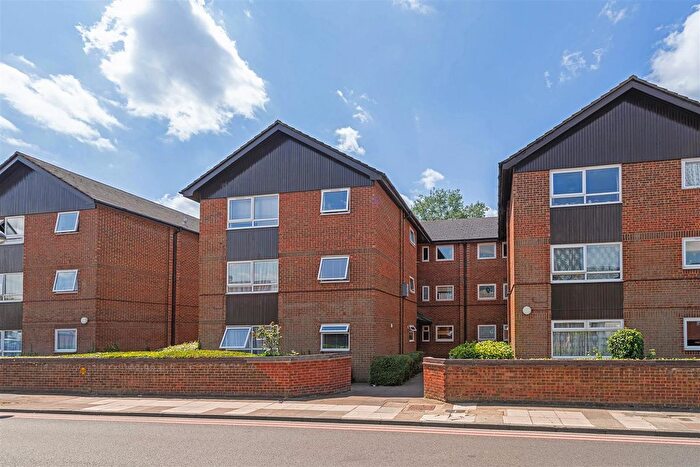 1 Bedroom Flat For Sale In Berkeley Court, Nightingale Way, Swanley, BR8