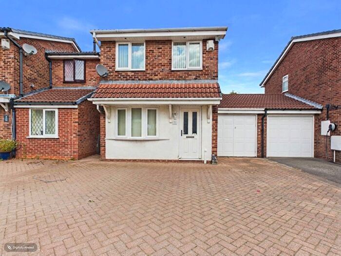 2 Bedroom Link Detached House For Sale In Bates Close, Walmley, Sutton Coldfield, B76