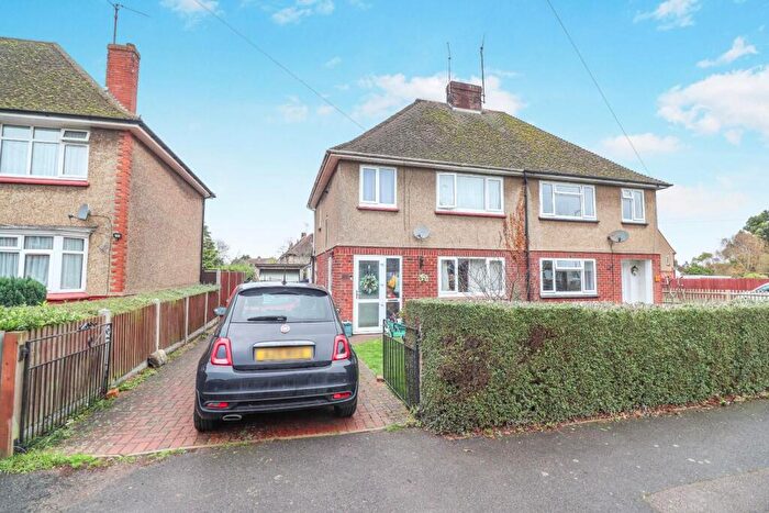 3 Bedroom Semi Detached House For Sale In The Hedges, Rushden, NN10