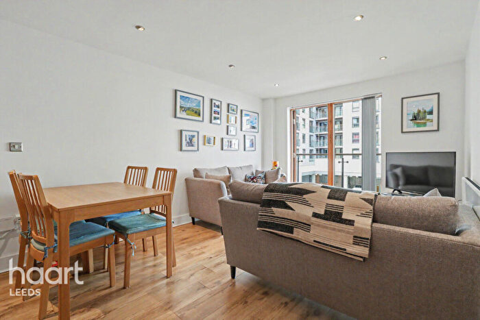 2 Bedroom Apartment For Sale In Chadwick Street, Leeds, LS10