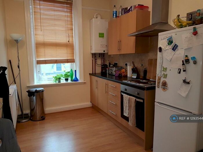 2 Bedroom Flat To Rent In Bennett Road, Leeds, LS6