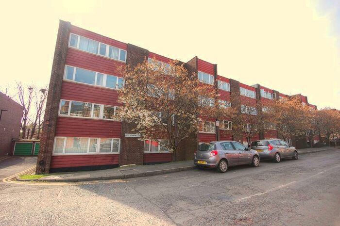 2 Bedroom Flat To Rent In Lonsdale Court, Jesmond, Newcastle Upon Tyne, NE2