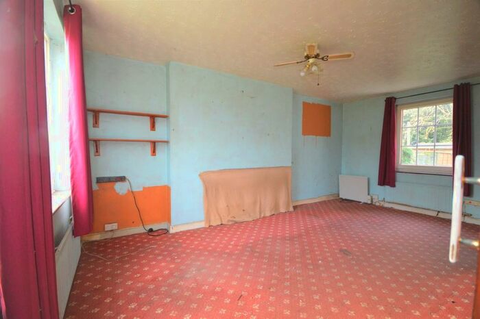 3 Bedroom Semi-Detached House For Sale In Wheatsheaf Close, Wrabness, Manningtree, CO11