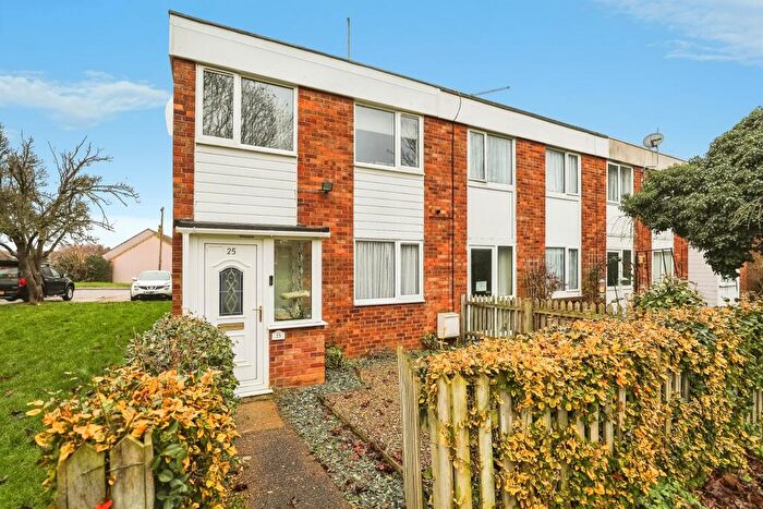 3 Bedroom End Of Terrace House For Sale In Veasey Road, Hartford, Huntingdon, PE29