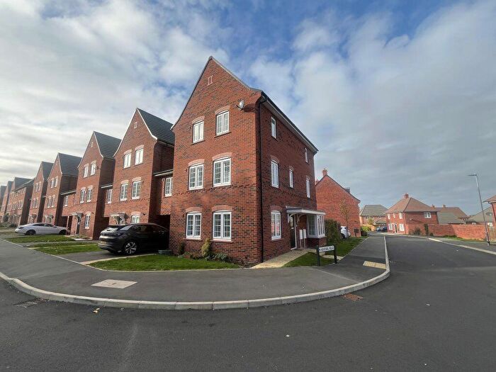 5 Bedroom Semi-Detached House To Rent In Heather Mead, Stewartby, Bedfordshire, MK43