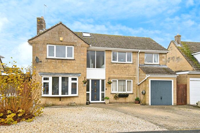 5 Bedroom Detached House For Sale In Sutton Park, Blunsdon, Swindon, SN26