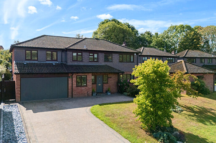 5 Bedroom Detached House For Sale In Goose Green, Hook, Hampshire, RG27