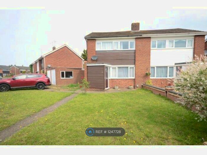 3 Bedroom Semi-Detached House To Rent In Hudson Road, Woodley, Reading RG5