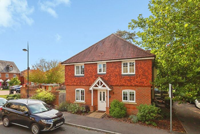 3 Bedroom End Of Terrace House For Sale In Chichester Road, Hellingly, Hailsham, East Sussex, BN27