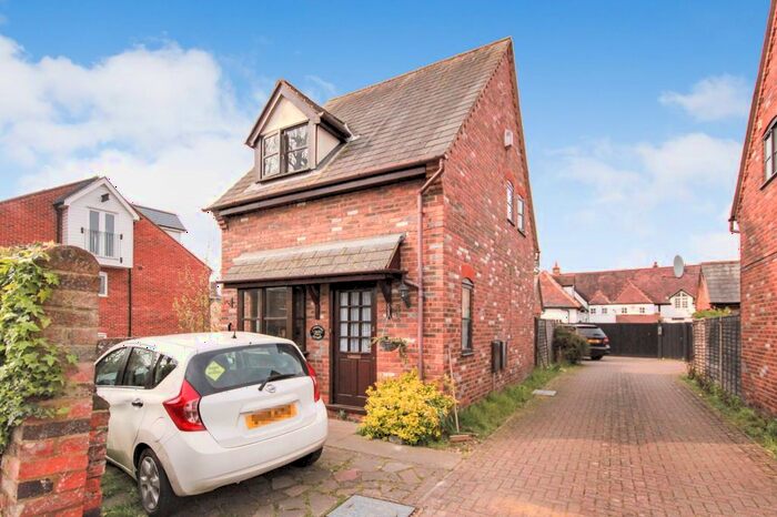 2 Bedroom Detached House To Rent In Crown Street, Redbourn, Redbourn, AL3