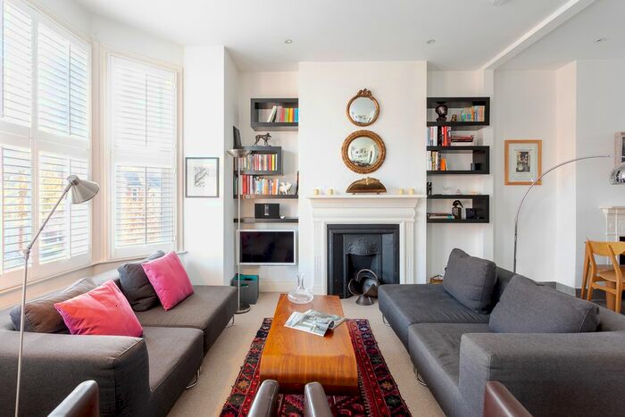 2 Bedroom Flat To Rent In Balliol Road, London, W10