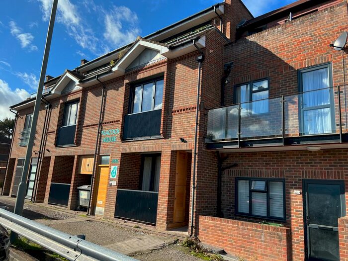 2 Bedroom Flat To Rent In Station Road, West Wickham, BR4