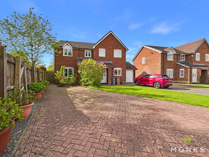 3 Bedroom Semi-Detached House For Sale In Border Close, Oswestry, SY11
