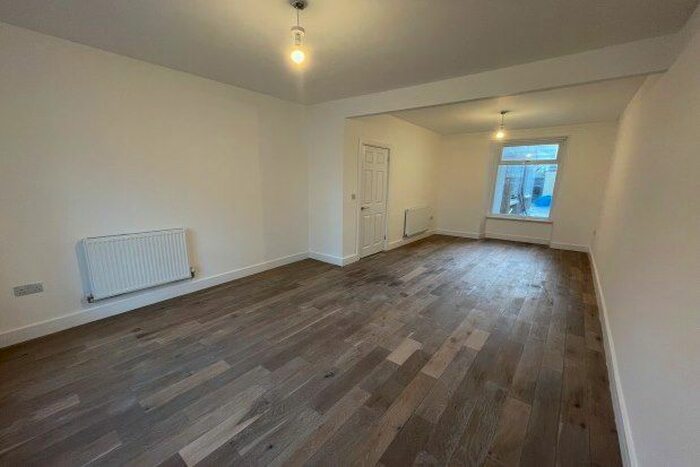 4 Bedroom Property To Rent In Brooke Avenue, Milford Haven SA73