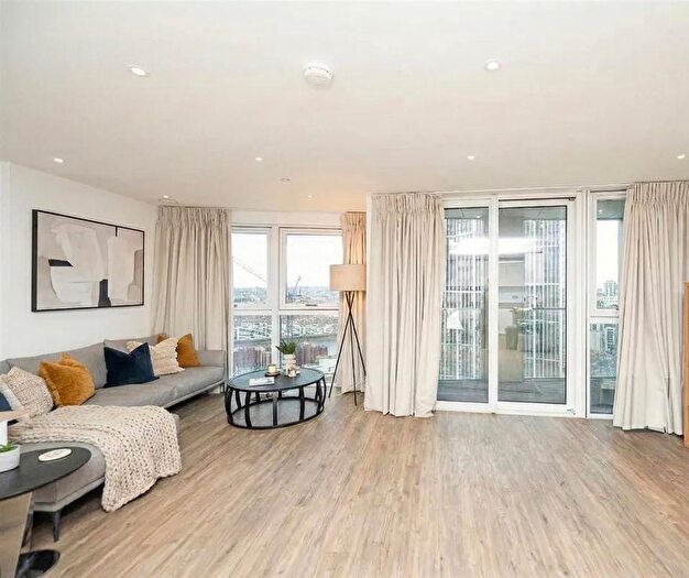 2 Bedroom Flat To Rent In Gladwin Tower, Nine Elms, SW8