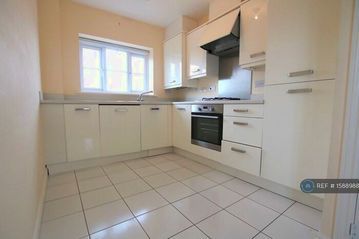 2 Bedroom Flat To Rent In Stryd Y Wennol, Ruthin, LL15