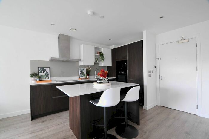 2 Bedroom Flat To Rent In Middlewood Street, Salford, M5