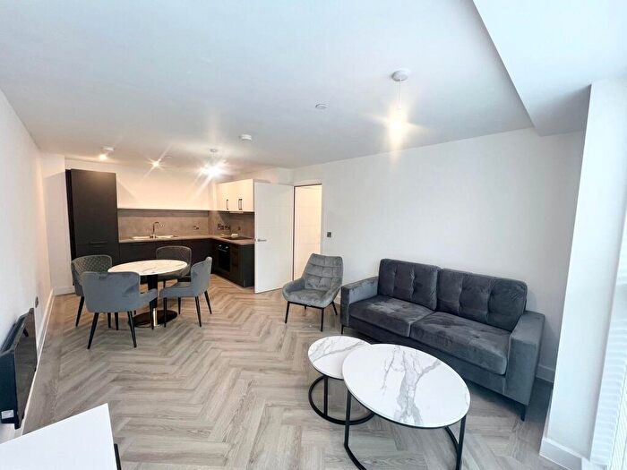 2 Bedroom Apartment To Rent In Upper Gough Street, Birmingham, B1