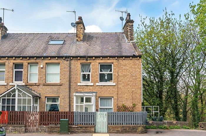 2 Bedroom End Of Terrace House For Sale In Manchester Road, Huddersfield, West Yorkshire, HD4