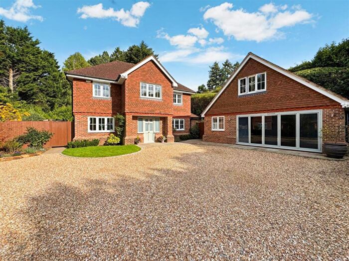 5 Bedroom Detached House For Sale In Scotlands Drive, Haslemere, GU27