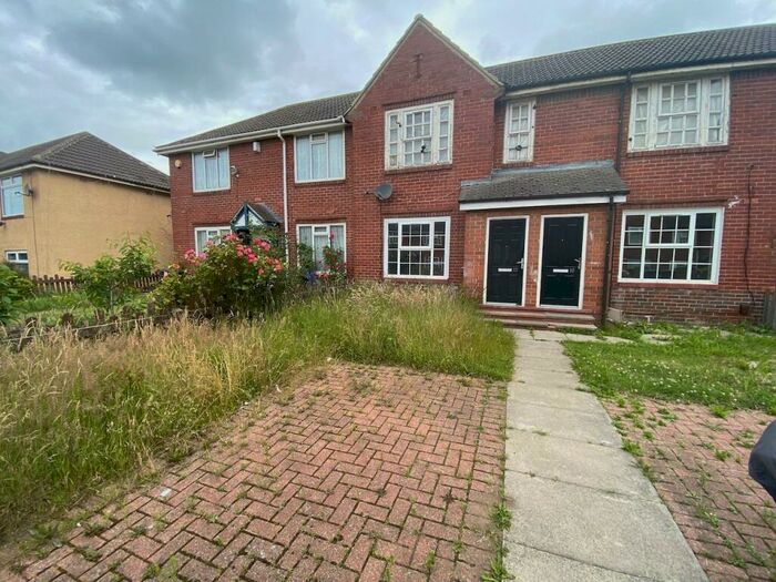 2 Bedroom Flat To Rent In Heathfield Crescent, Newcastle Upon Tyne, Tyne And Wear, NE5