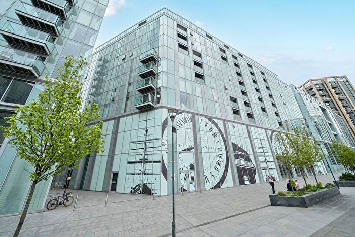 2 Bedroom Flat For Sale In Dancers Way, London, SE8