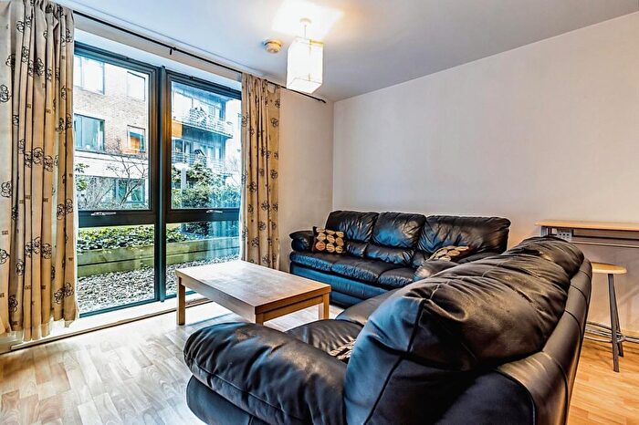 2 Bedroom Apartment To Rent In City Road East, Manchester, Greater Manchester, M15