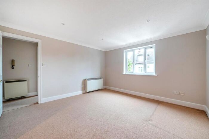 1 Bedroom Apartment To Rent In Mount Hermon Road, Woking, GU22