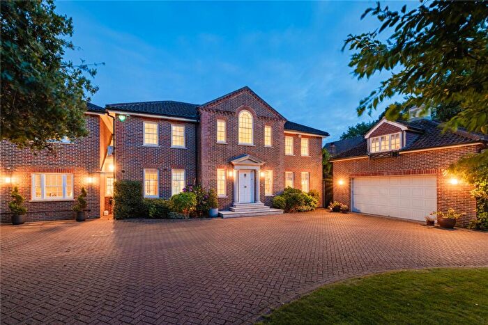 5 Bedroom Detached House For Sale In Chargate Close, Burwood Park, KT12