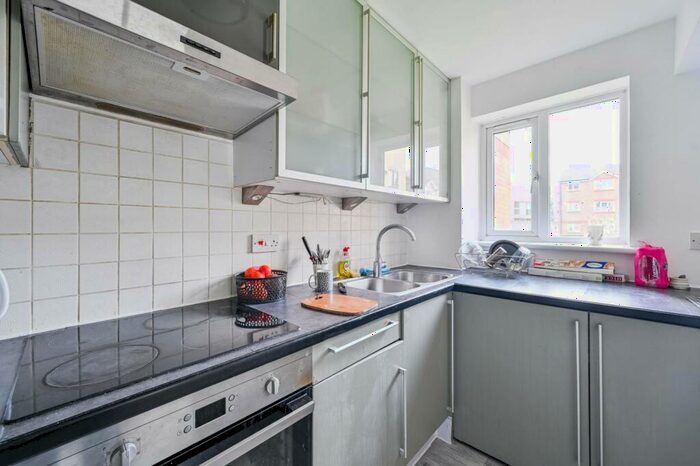 1 Bedroom Flat To Rent In Grinstead Road, Deptford, London, SE8