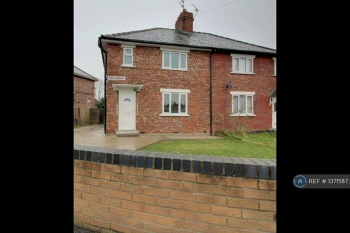 3 Bedroom Semi-Detached House To Rent In The Fairway, Moorends, Doncaster, DN8