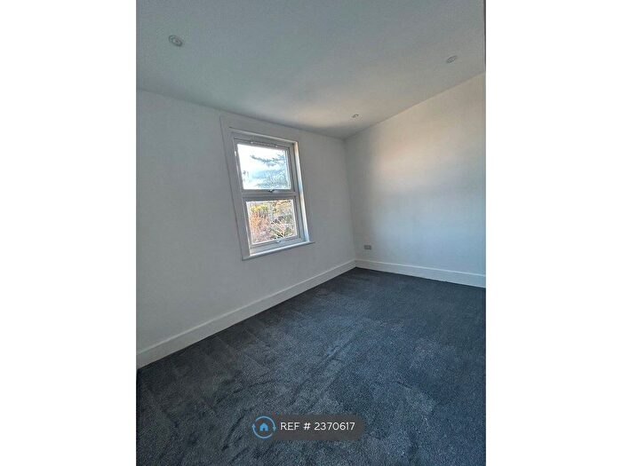 2 Bedroom Flat To Rent In Edmonton, London, N9