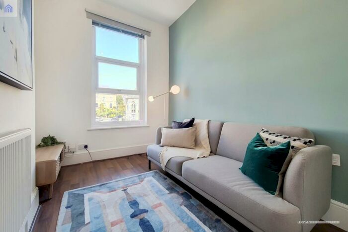 5 Bedroom Apartment To Rent In Junction Road, Archway, London, N19