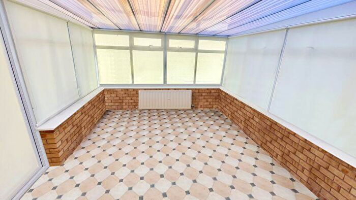 2 Bedroom Detached Bungalow For Sale In The Rise, Navenby, Lincoln, LN5