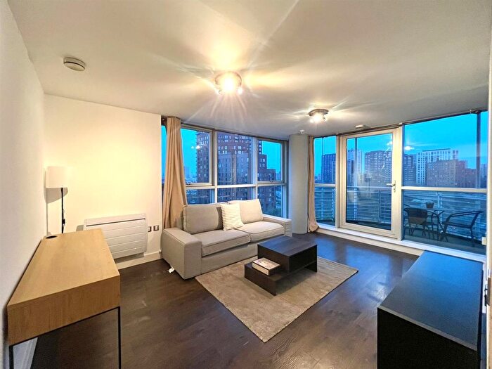 2 Bedroom Flat To Rent In Blackwall Way, London, E14