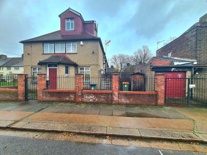 3 Bedroom House To Rent In Botha Road, E13
